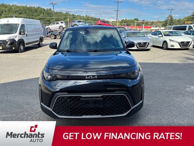 Used 2023 Kia Soul LX w/ LX Technology Package FWD image 2