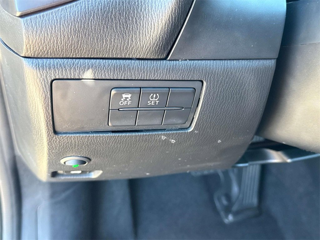 Used 2014 MAZDA MAZDA3 i SV image 26