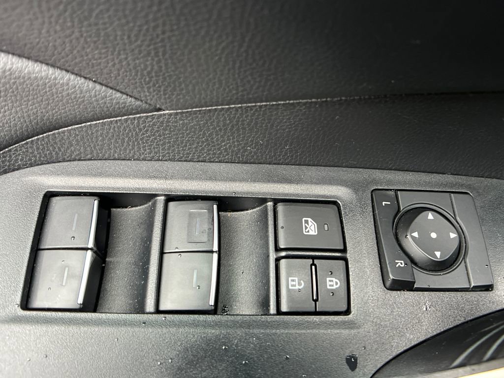 Used 2024 Toyota RAV4 XLE w/ Convenience Package image 12