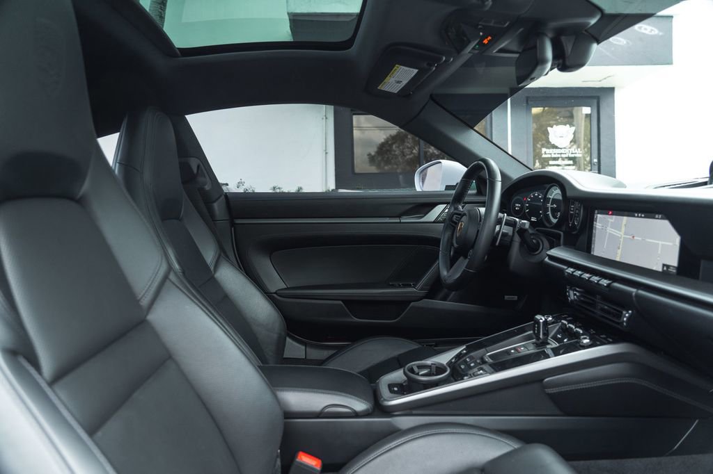 Used 2020 Porsche 911 Carrera RWD image 29