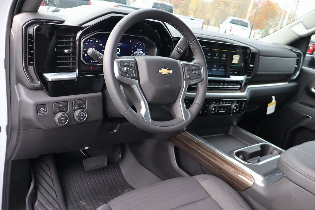 Used 2026 Chevrolet Silverado 2500 LT image 4