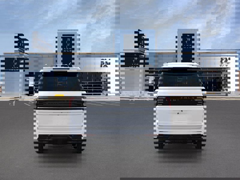 New 2025 Lincoln Navigator Reserve w/ Jet Appearance Package image 5