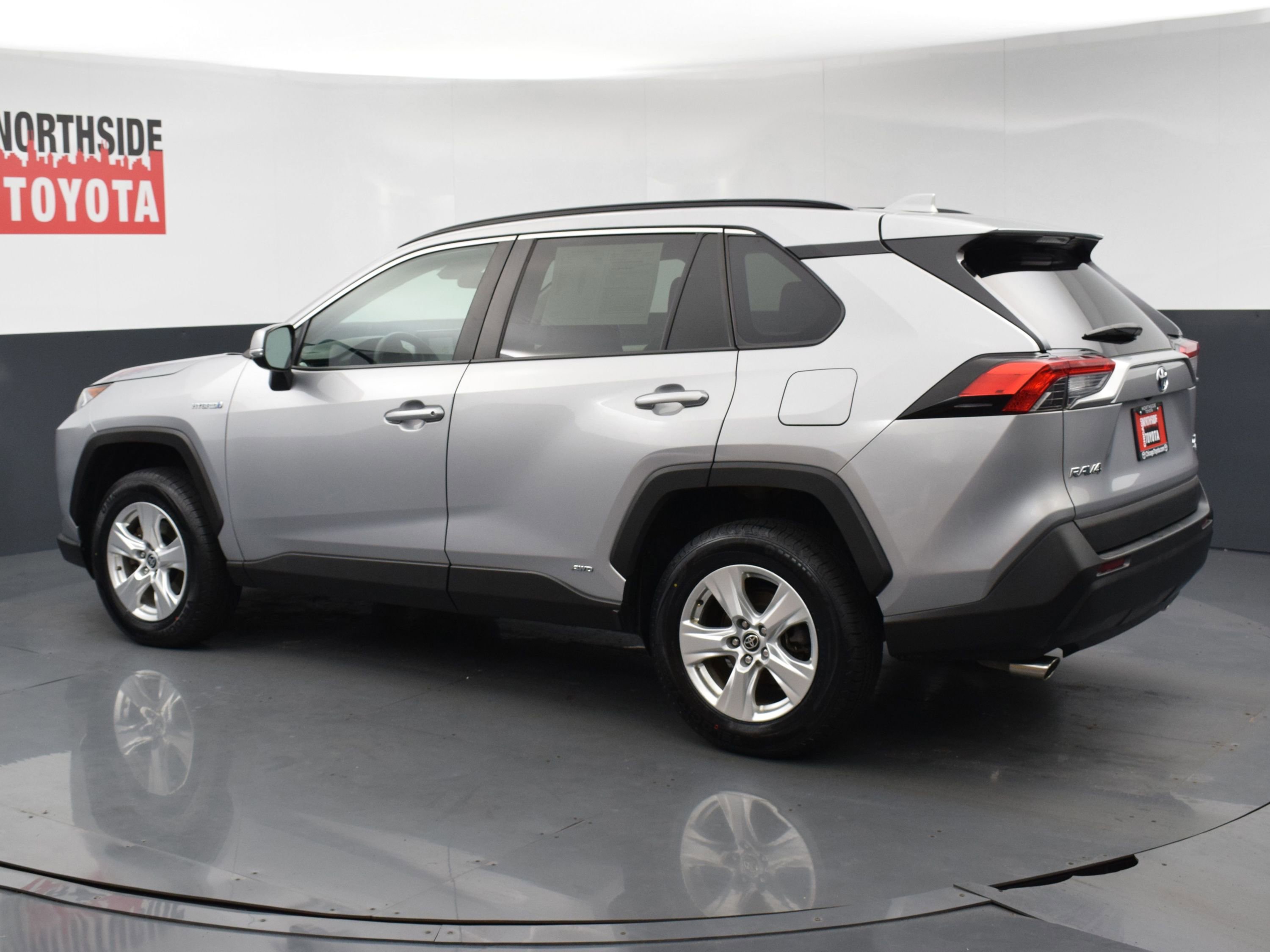 Used 2021 Toyota RAV4 XLE w/ Convenience Package AWD/4WD video 2