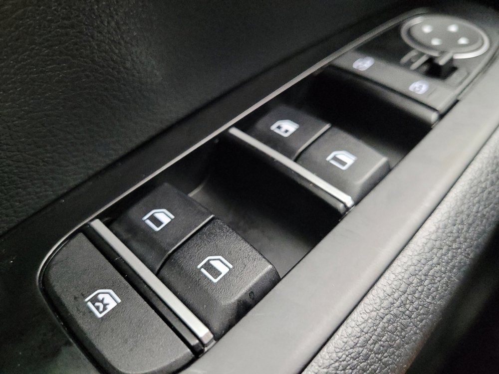 Used 2025 Kia Soul LX image 27