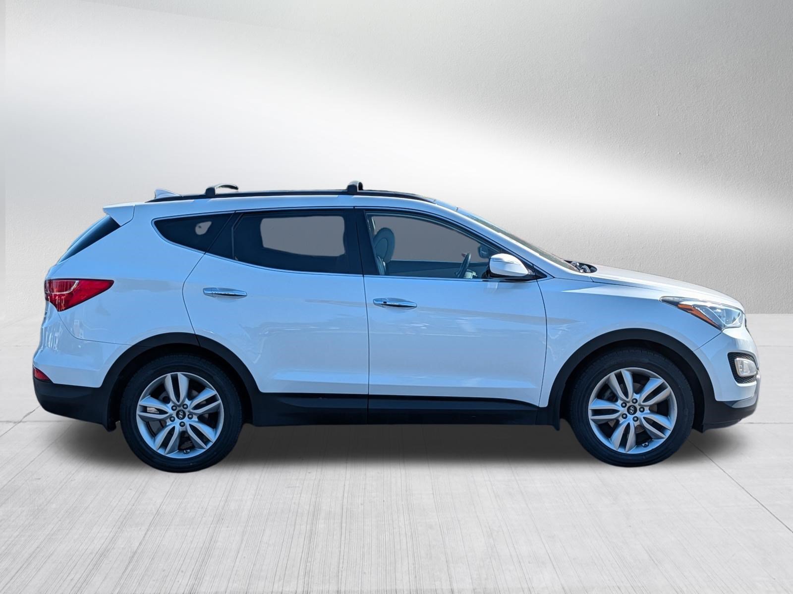 Used 2016 Hyundai Santa Fe Sport 2.0T w/ Option Group 05 AWD/4WD image 2