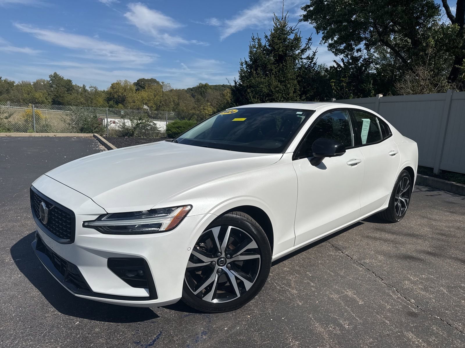 Used 2024 Volvo S60 B5 Plus image 2