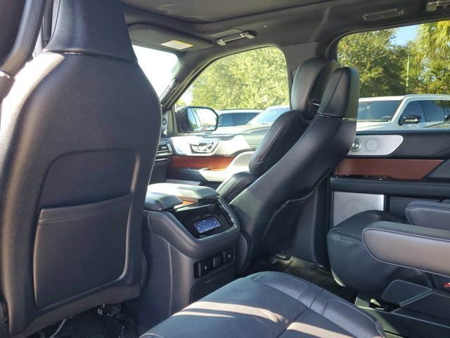 Used 2022 Lincoln Navigator Reserve image 15