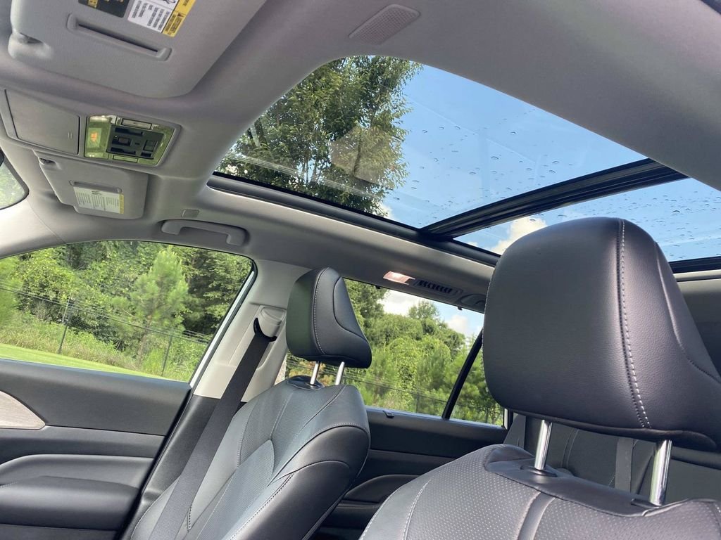 Used 2024 Toyota Grand Highlander AWD Hybrid image 24
