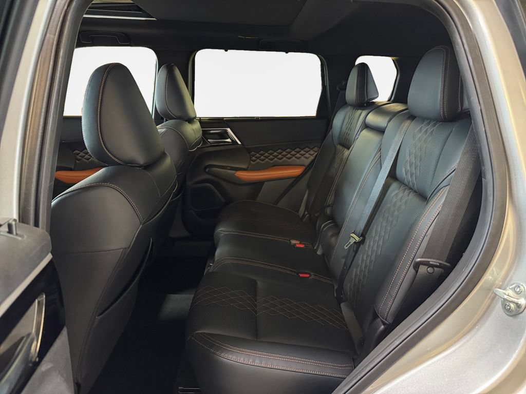 Used 2022 Mitsubishi Outlander SEL AWD/4WD image 24