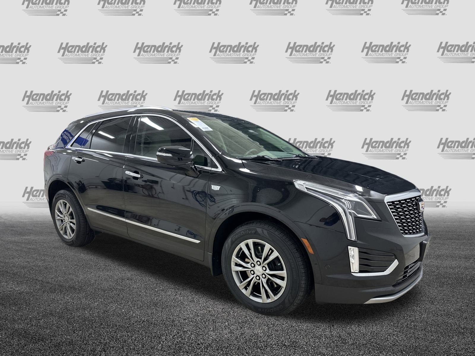 Used 2022 Cadillac XT5 Premium Luxury w/ Technology Package image 2