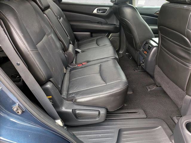 Used 2013 Nissan Pathfinder Platinum w/ Platinum Premium Pkg FWD image 20