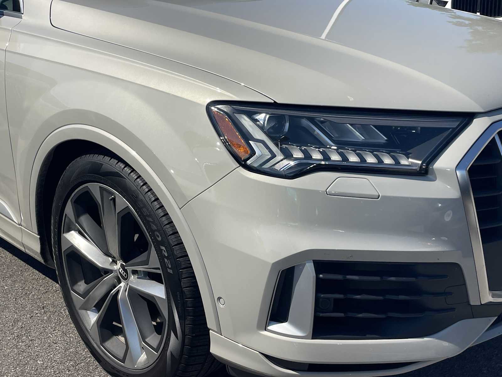 Used 2022 Audi Q7 3.0T Prestige AWD/4WD image 11