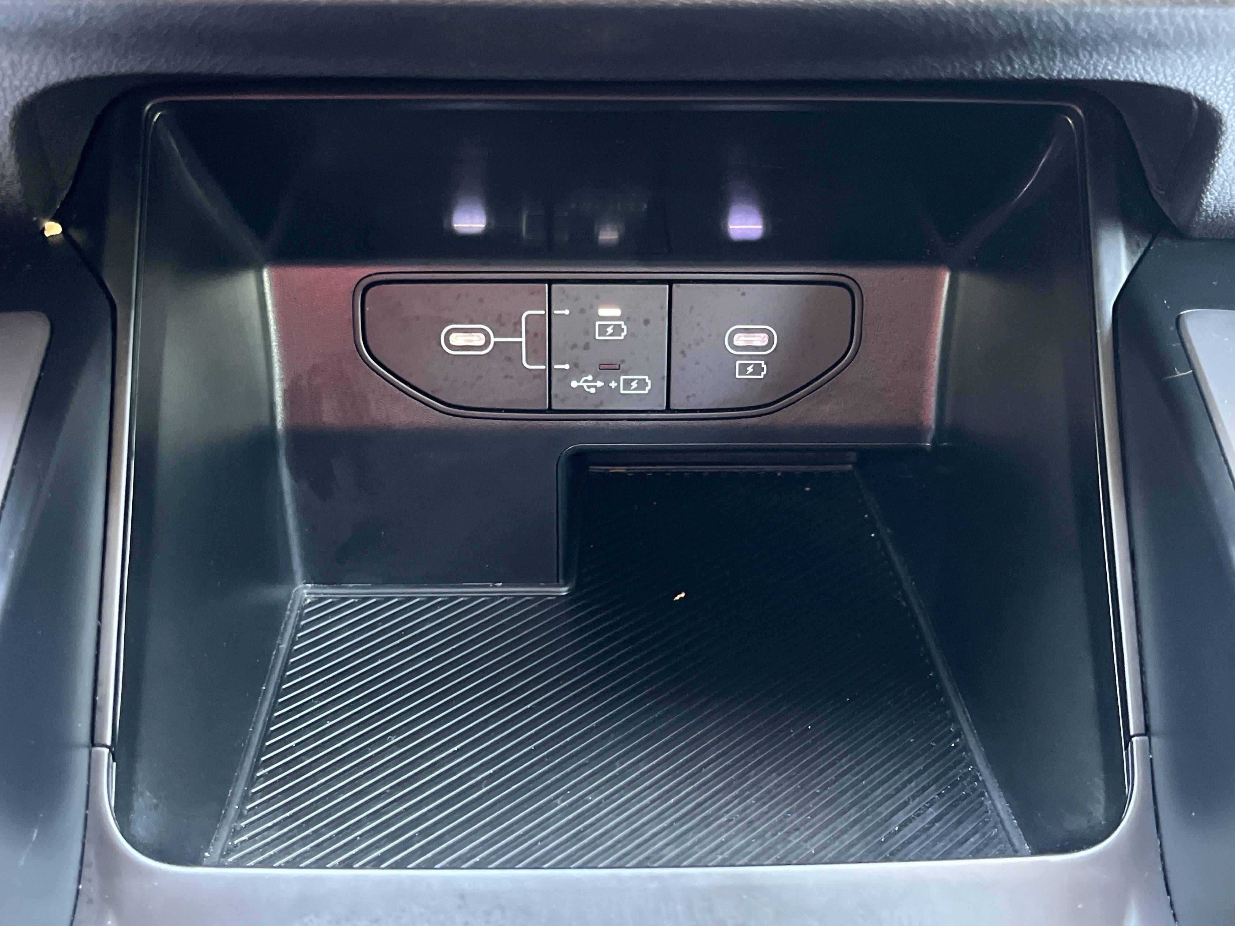 Certified 2025 Kia Sorento LX image 7