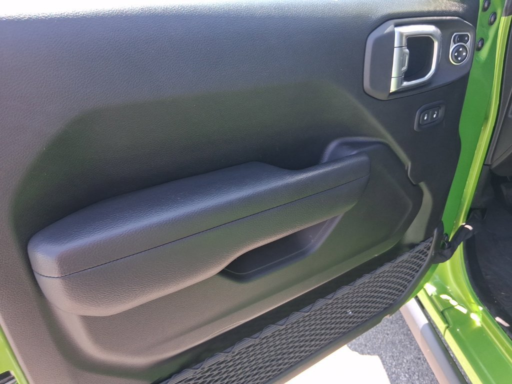 Certified 2025 Jeep Wrangler Sport AWD/4WD image 21