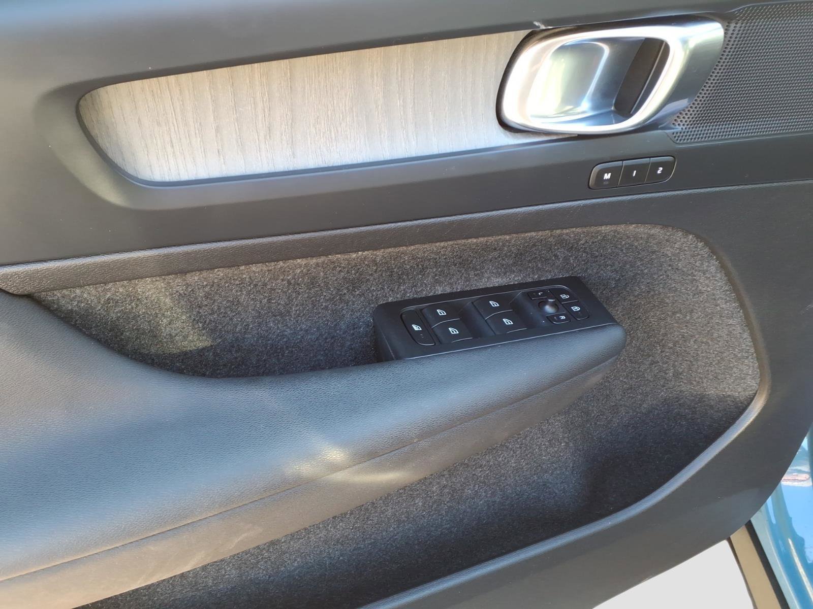 Certified 2023 Volvo XC40 B5 Plus w/ Driver Assist Package image 13