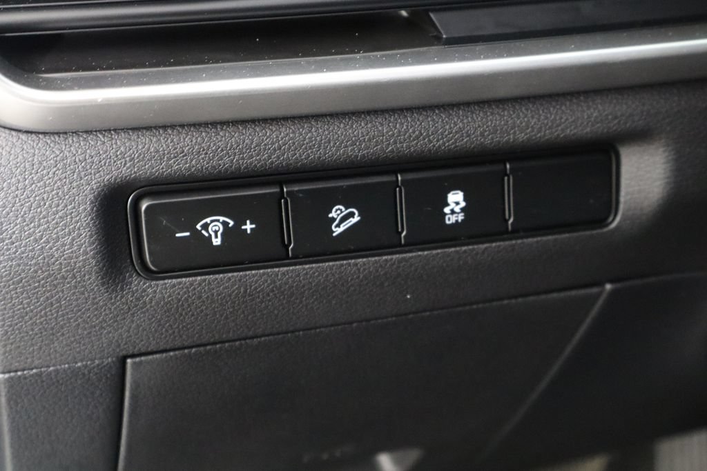 Used 2024 Kia Telluride LX FWD image 23