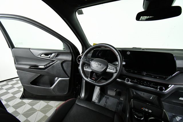 Used 2025 Chevrolet Equinox RS image 19