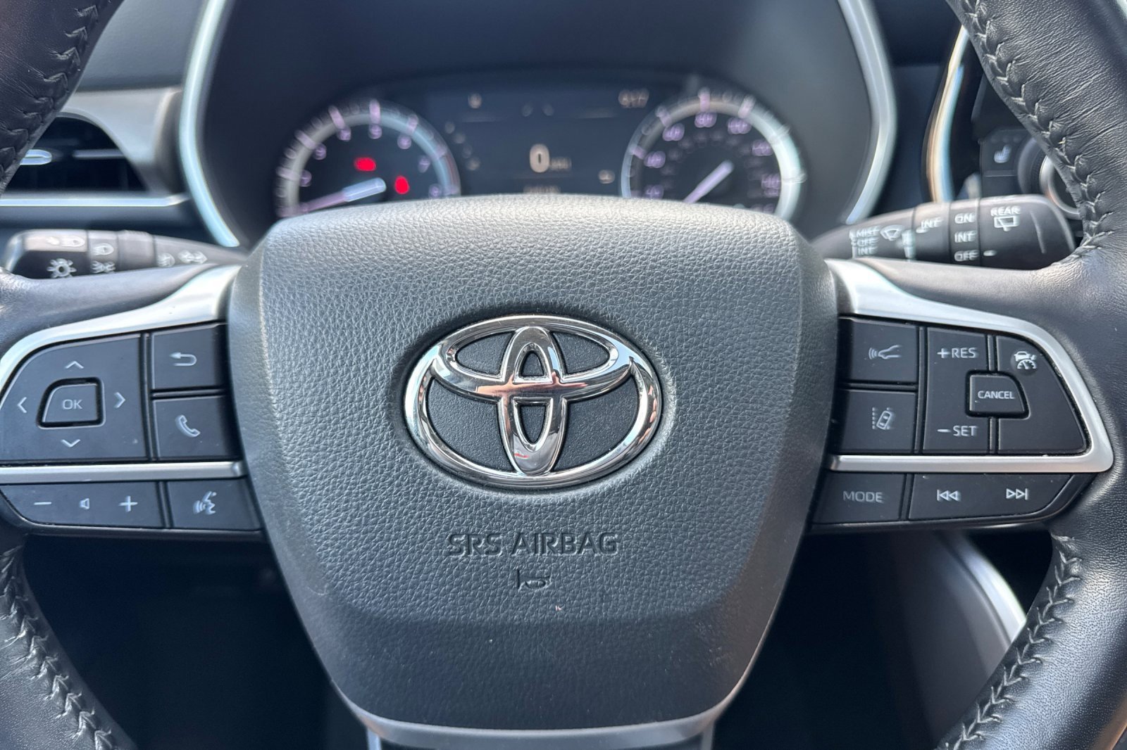 Used 2022 Toyota Highlander XLE image 37