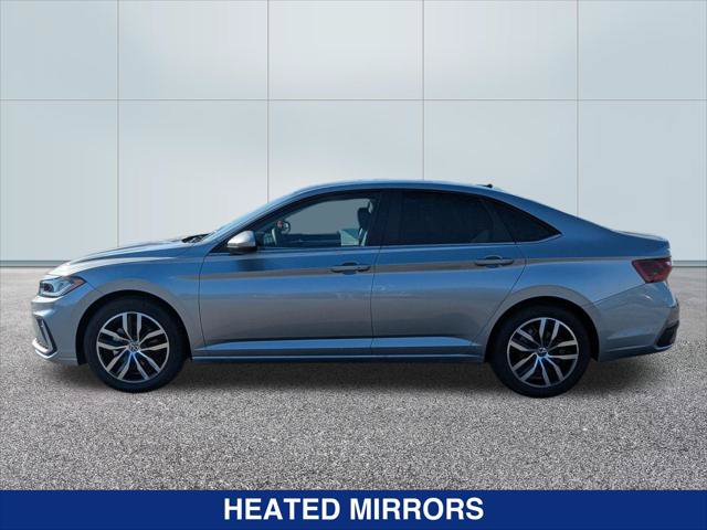 New 2025 Volkswagen Jetta SE FWD image 2
