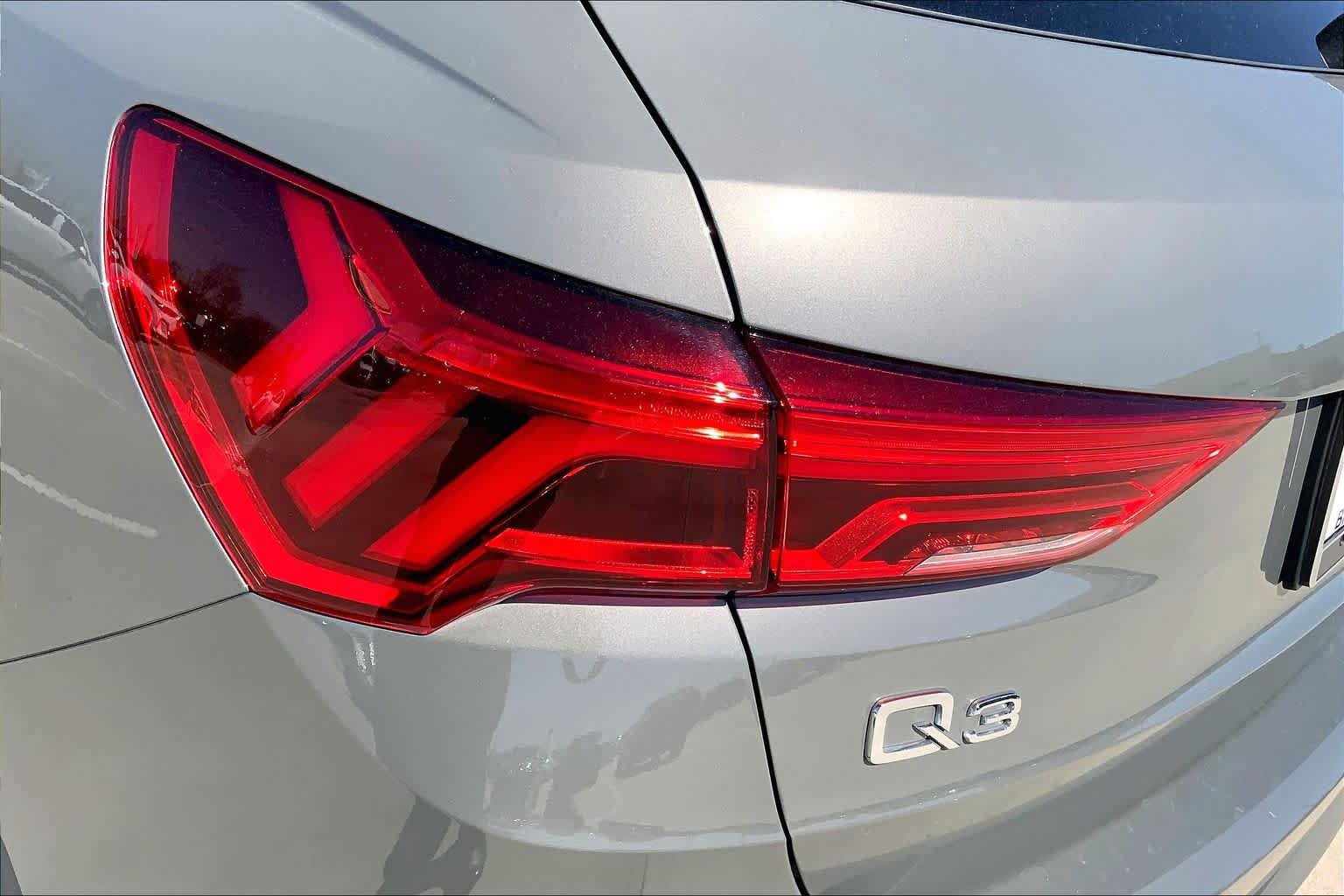 Used 2024 Audi Q3 2.0T Premium Plus image 28