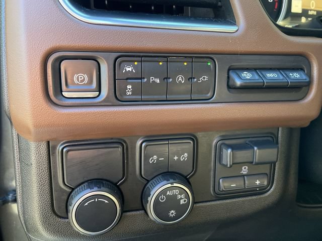Used 2021 Chevrolet Suburban High Country w/ Premium Package RWD image 35