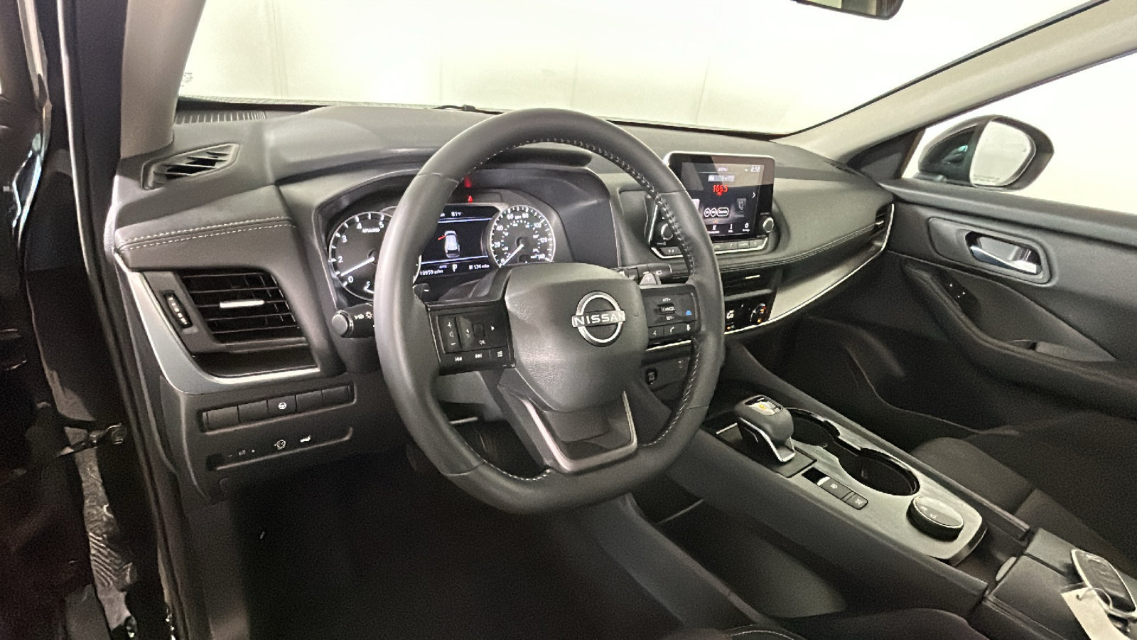 Certified 2026 Nissan Rogue SV AWD/4WD image 18