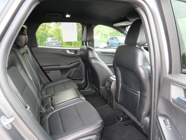 Used 2025 Ford Escape ST-Line Select AWD/4WD image 9