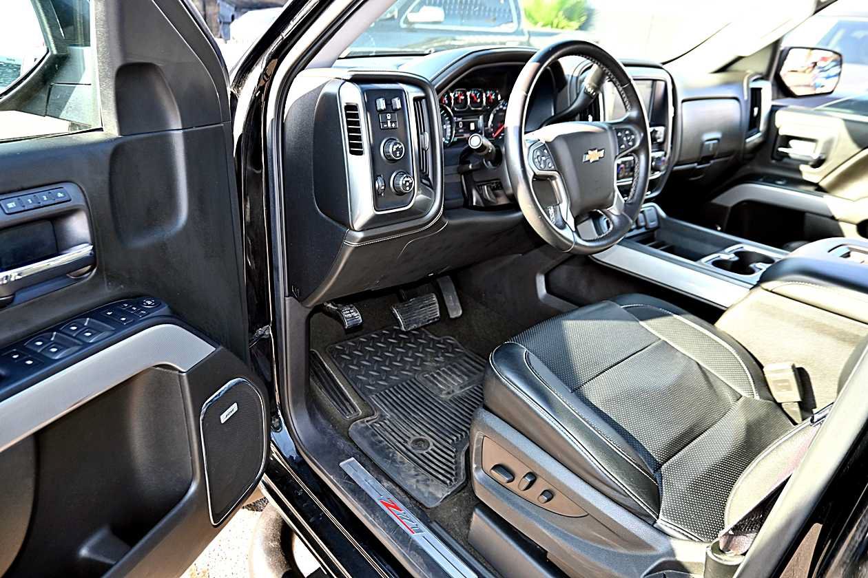 Used 2017 Chevrolet Silverado 1500 LTZ Z71 w/ LTZ Plus Package AWD/4WD image 21