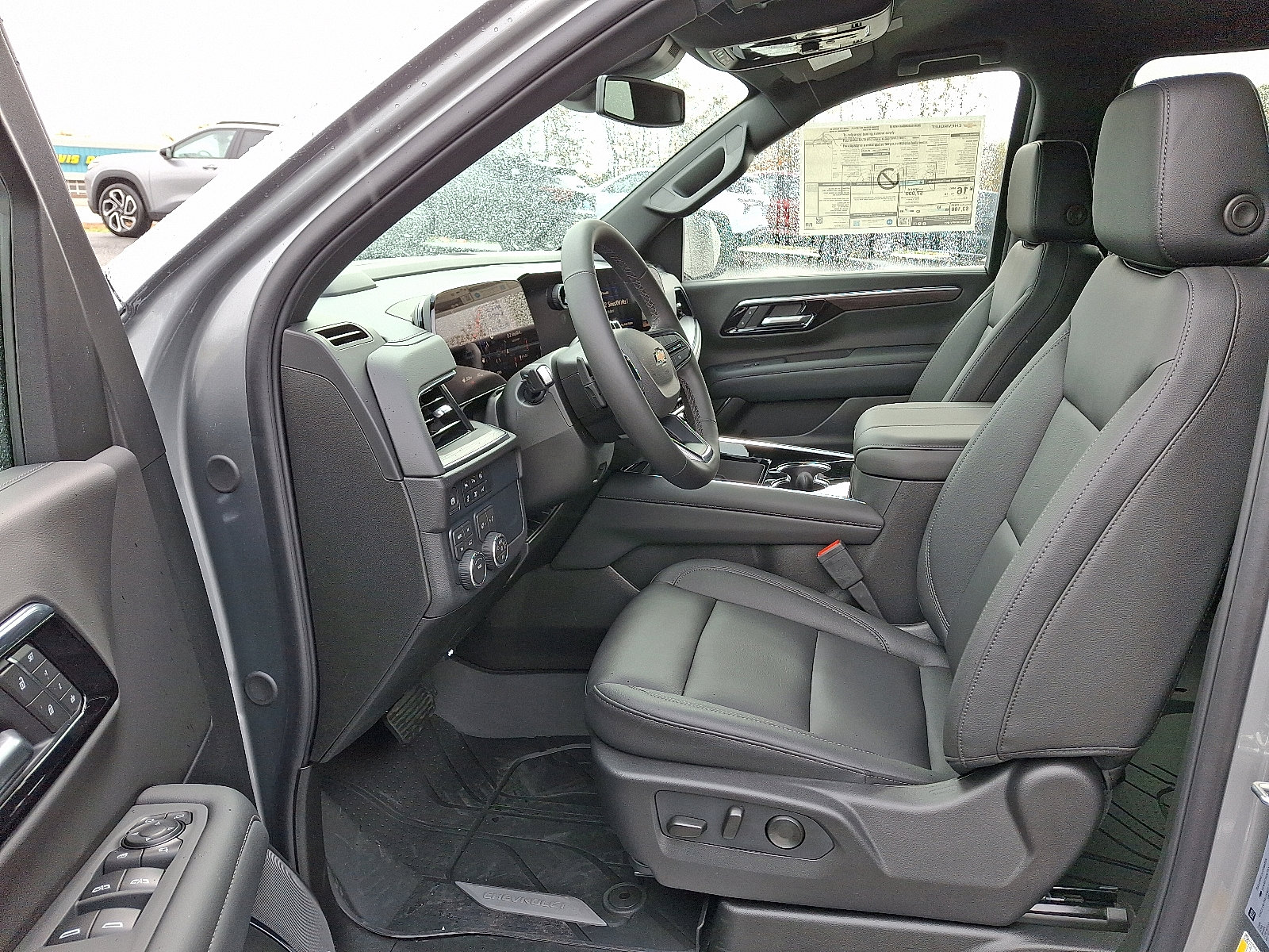 New 2026 Chevrolet Suburban LT image 10