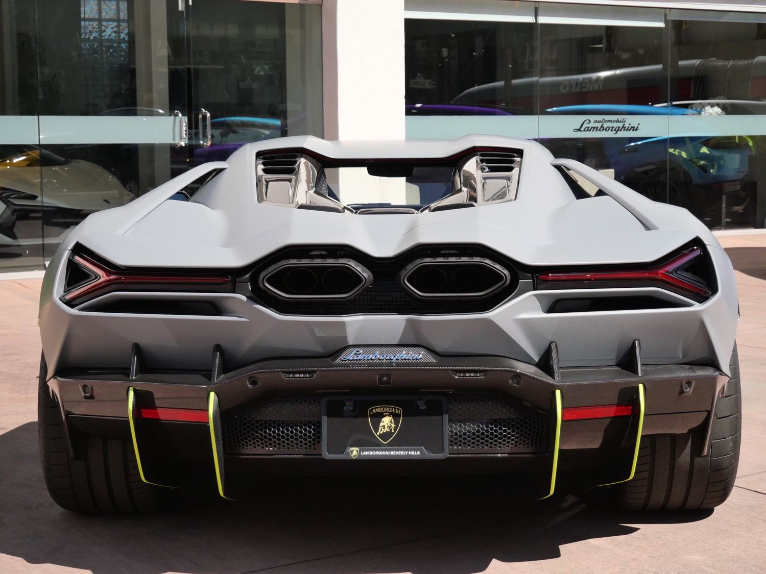 Used 2025 Lamborghini Revuelto AWD/4WD image 4