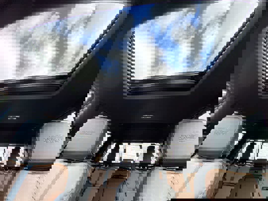 Used 2019 Chevrolet Silverado 1500 High Country image 25