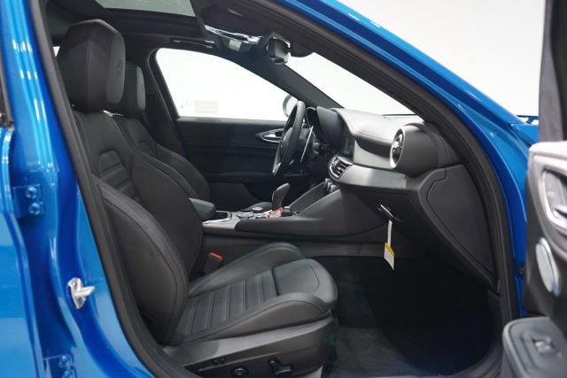 New 2025 Alfa Romeo Giulia AWD image 34