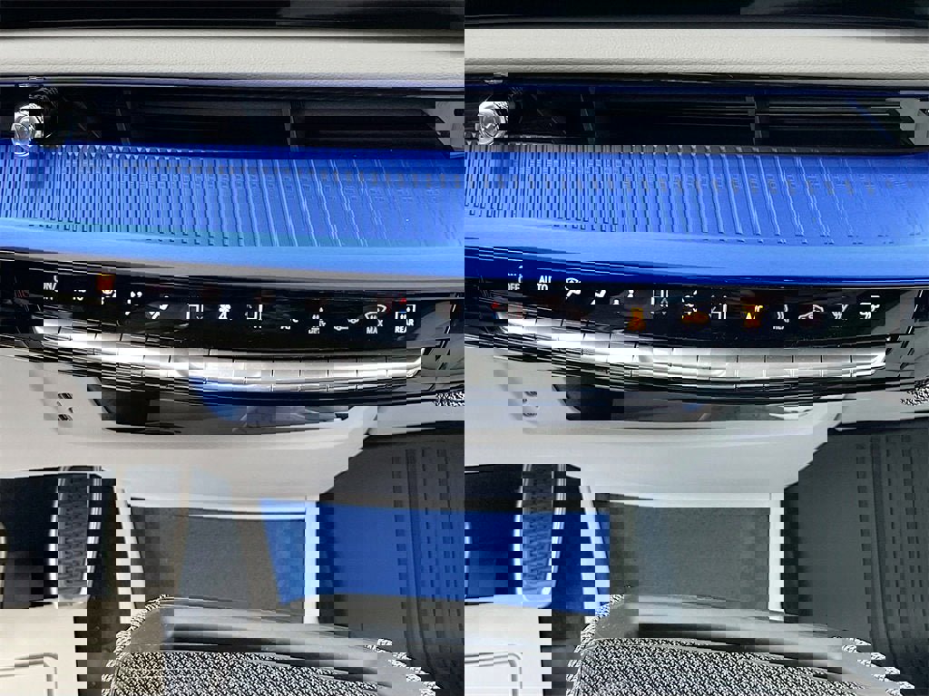 New 2026 Cadillac Optiq Luxury 1 image 15