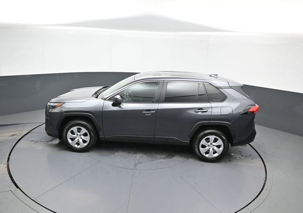 Used 2025 Toyota RAV4 LE image 40