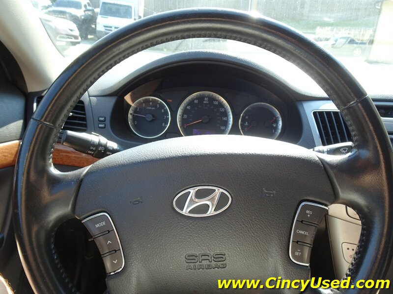Used 2009 Hyundai Sonata Limited FWD image 17
