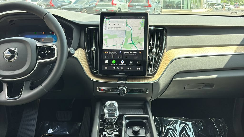 New 2026 Volvo XC60 B5 Plus w/ Protection Package Premier AWD/4WD image 6
