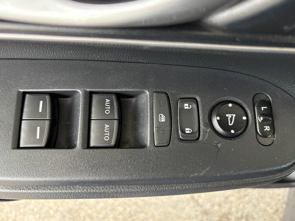 Used 2020 Honda CR-V Touring image 25