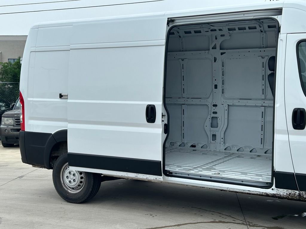 Used 2026 RAM ProMaster 2500 w/ Convenience Group FWD image 15