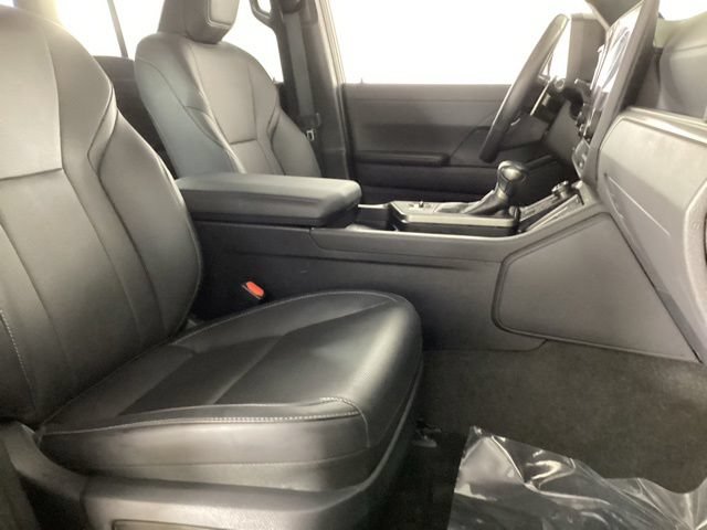 Used 2024 Lexus GX 550 w/ Cold Area Package AWD/4WD image 23