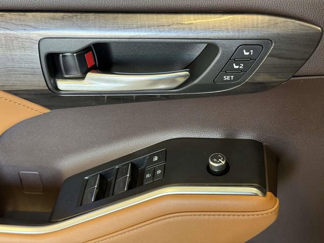 Used 2021 Toyota Highlander Platinum image 21