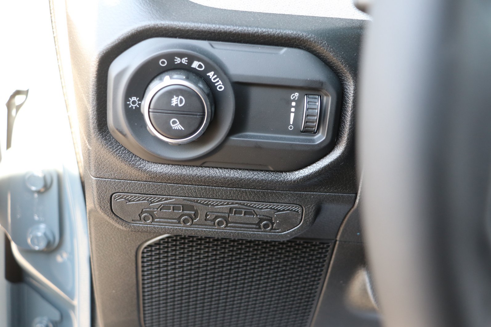 New 2026 Jeep Gladiator Sport AWD/4WD image 11