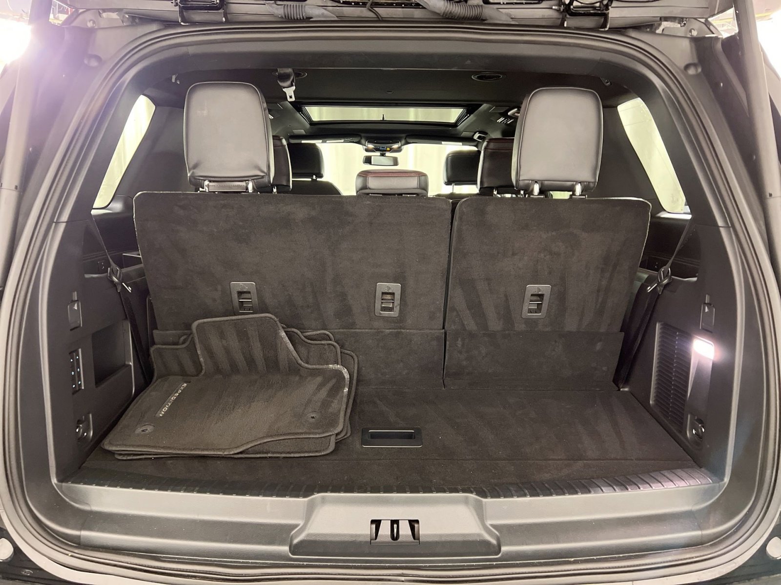 Used 2023 Ford Expedition Limited image 17