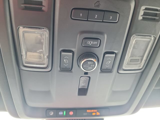 Used 2024 Chevrolet Tahoe Premier AWD/4WD image 16