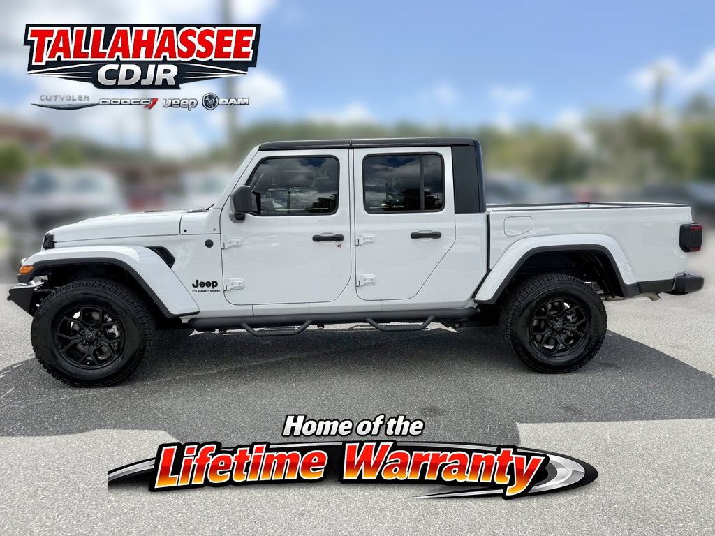 Used 2025 Jeep Gladiator Sport AWD/4WD image 7