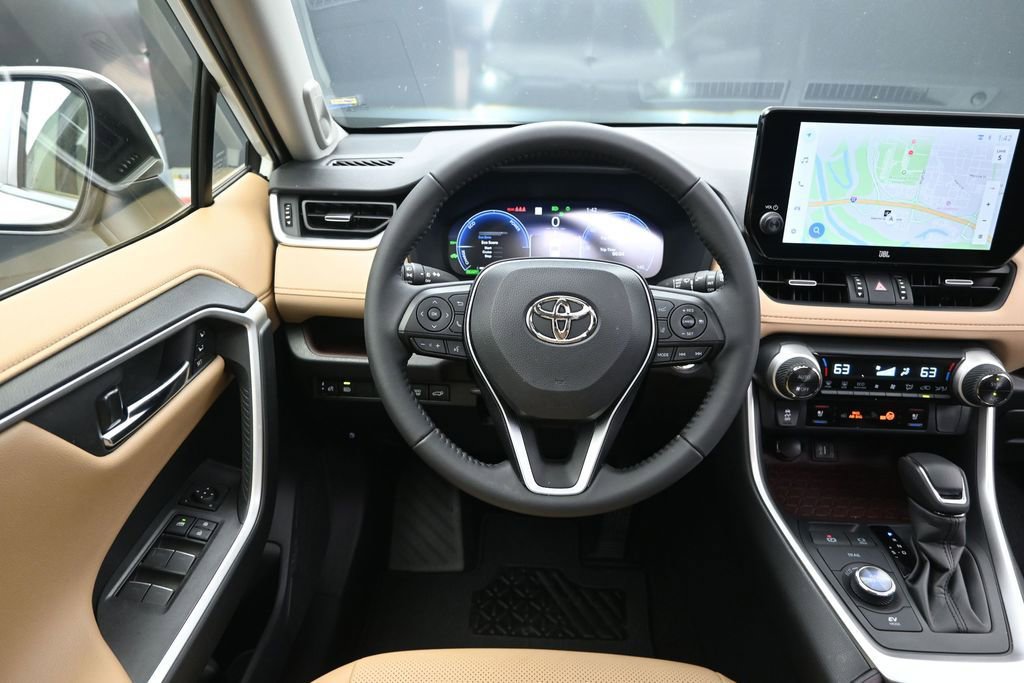 Used 2025 Toyota RAV4 Limited AWD/4WD image 29