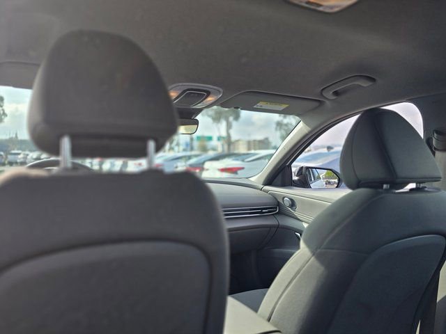 Certified 2025 Hyundai Elantra Sport image 14