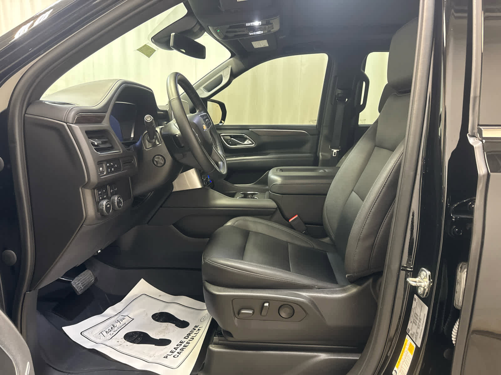 Used 2023 Chevrolet Tahoe LT w/ LT Signature Plus Package image 4