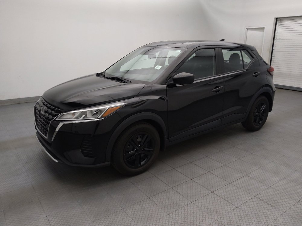 Used 2022 Nissan Kicks S FWD image 2