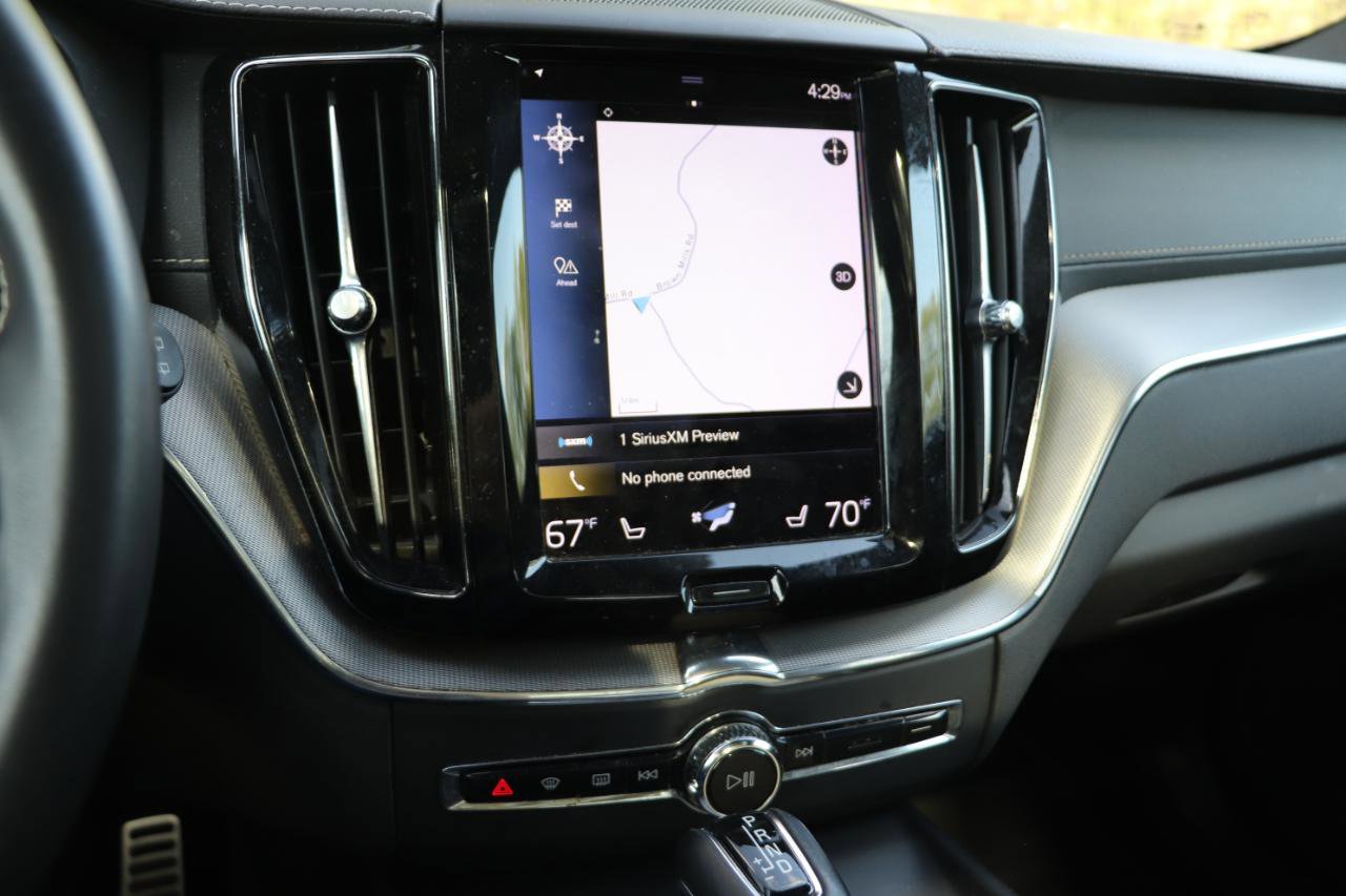 Used 2021 Volvo XC60 T5 R-Design w/ Advanced Package image 16