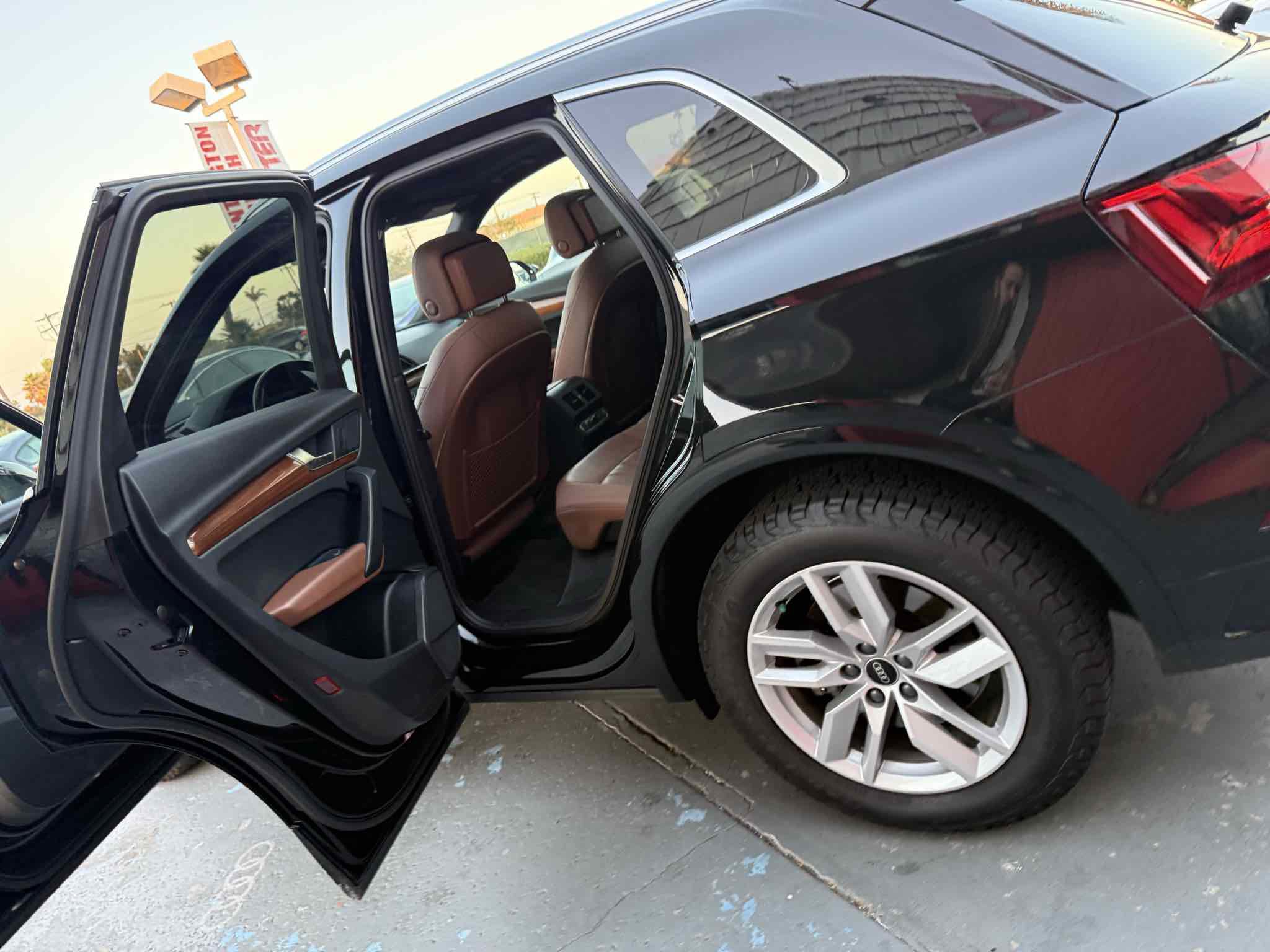 Used 2022 Audi Q5 2.0T Premium w/ Convenience Package image 97